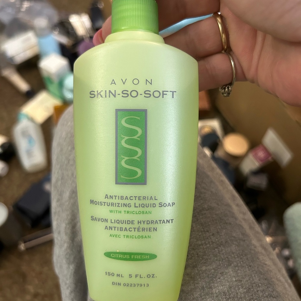 Avon Skin So Soft Antibacterial Moisturizing Liquid Soap with Triclosan. Citrus